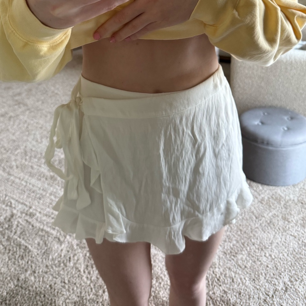 NWT American Threads Ruffle Side Tie Skort in White